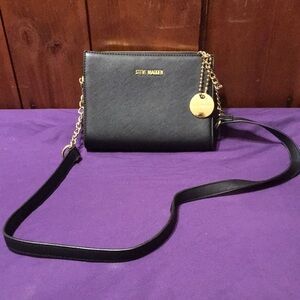 Steve Madden Black Gold Crossbody Bag Sleek Design